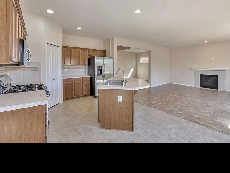 SE 263rd Pl — Photo 1