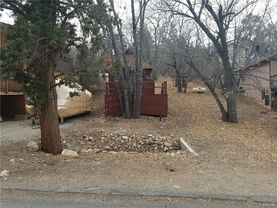 1st image of 338 Vista Ln