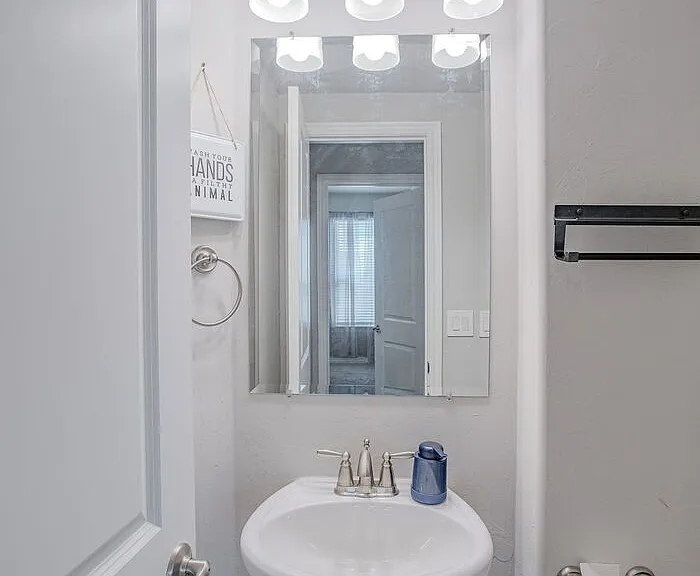 2501 Caden Ct — Photo 24
