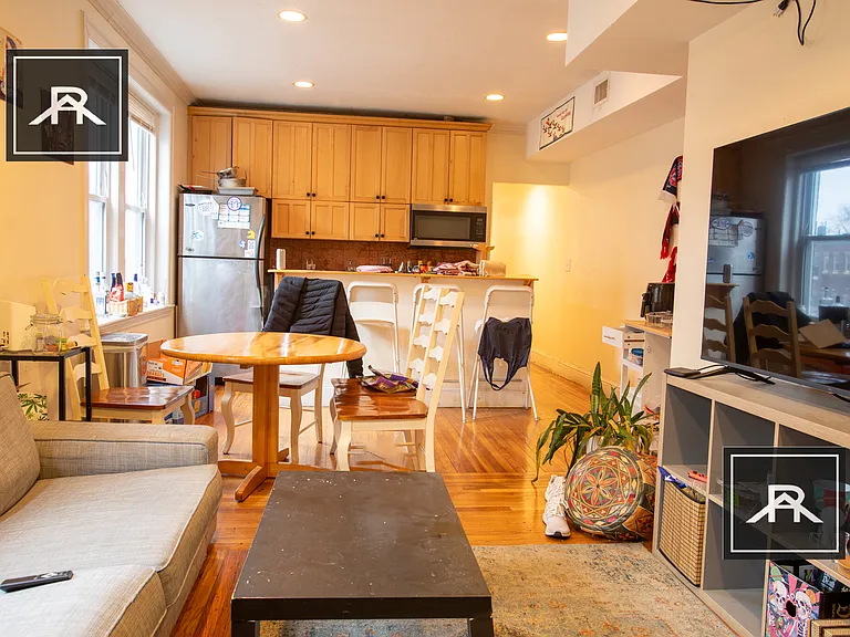 69 Thatcher St #301 — Photo 2