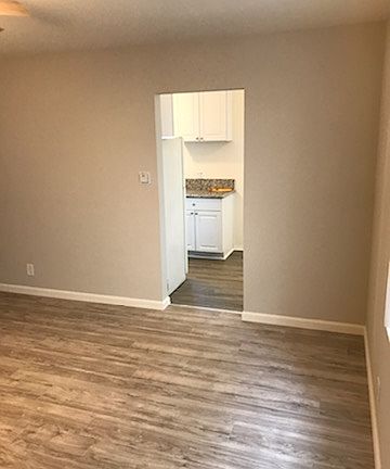 2nd image of 1430 Rock Glen Ave