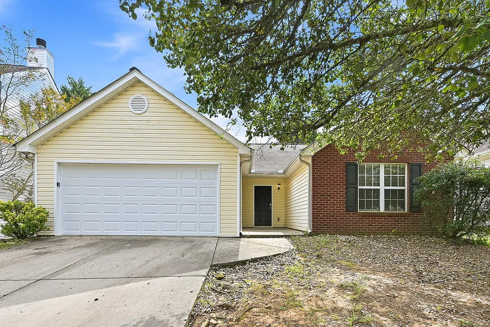 3 bed, 2.0 bath, 1440 sqft, $1,985 — Photo 1