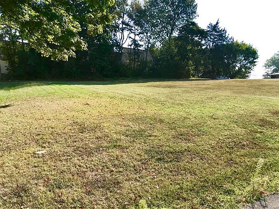 2nd image of Blue Grass Dr