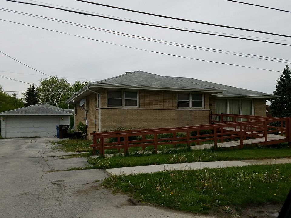 2nd image of 16010 Woodlawn West Ave