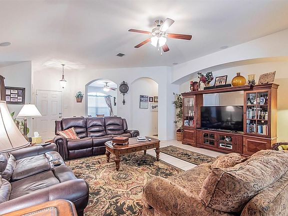 4th image of 1004 Concan Dr