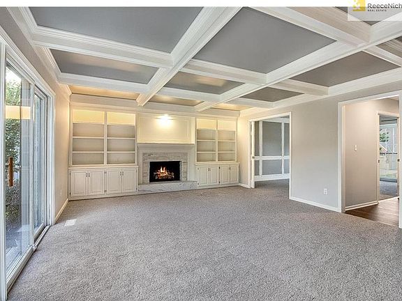 3rd image of 305 NE Dartmore Ct