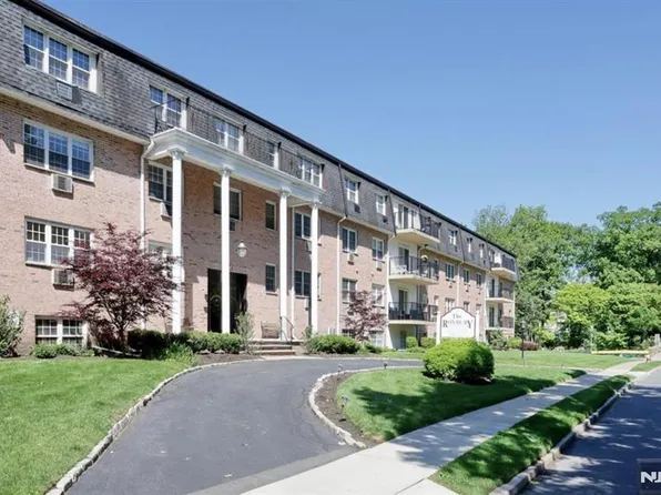 550 Fairview Ave APT 318, Westwood, NJ 07675