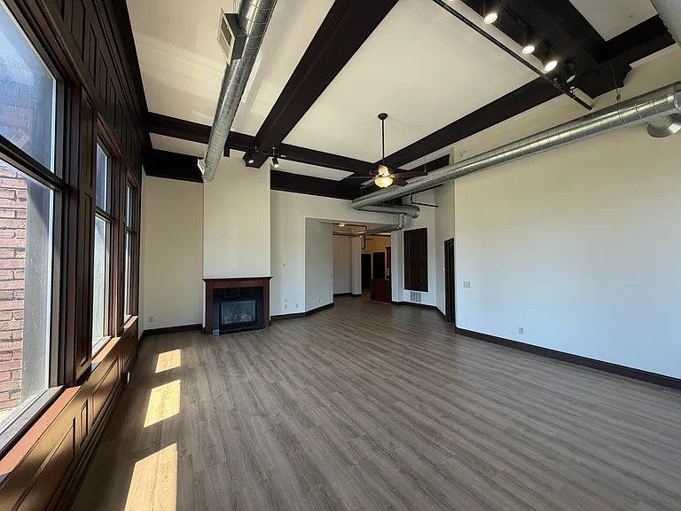 400 N Main St #330 — Photo 9