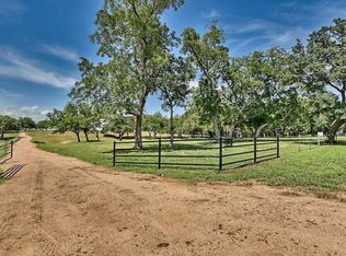 2021 Fm 2144, Weimar, TX 78962