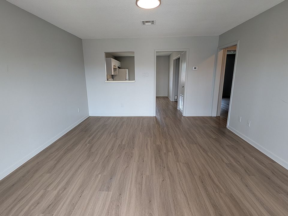 1st image of 111 Cantal Dr