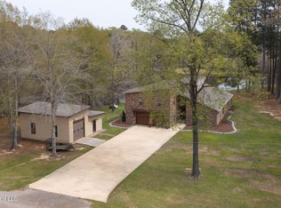 185 Neal Rd W, Florence, MS 39073