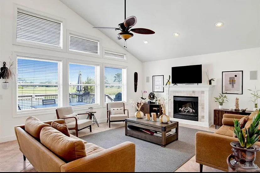 3 bed, 2200 sqft, $3,450 — Photo 3