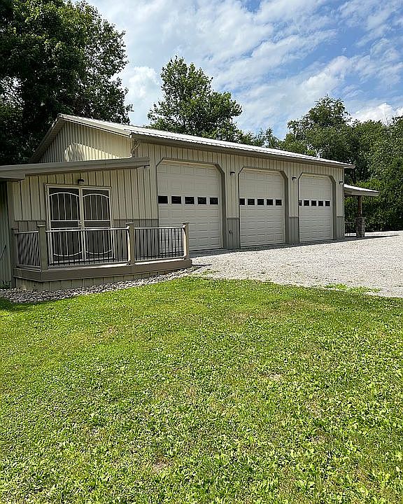 2nd image of 130 Meadow Ln