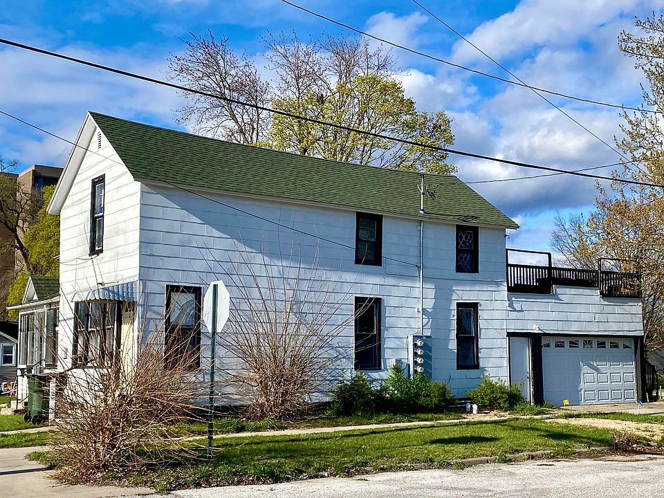 2nd image of 1144 1st St