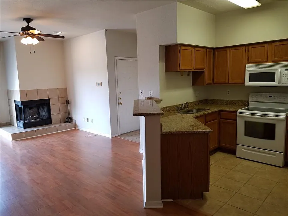 2450 Wickersham Ln #1317