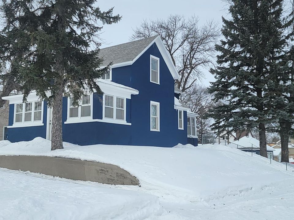 302 W Douglas Ave, Fergus Falls, MN 56537 Zillow