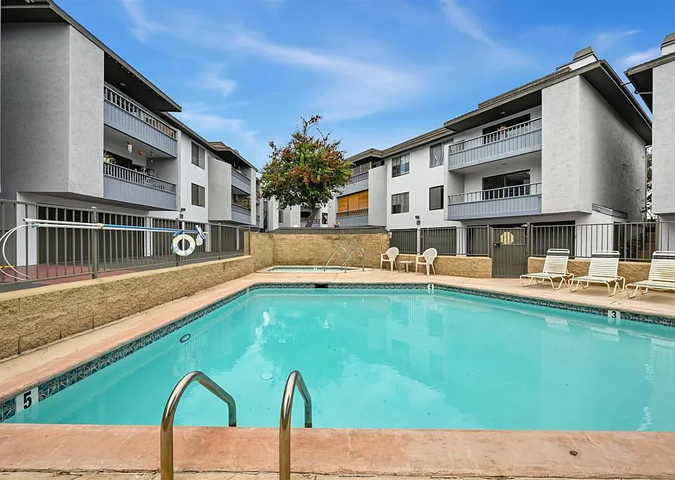 3215 Midway Dr #703