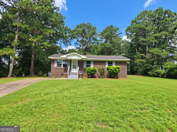 401 Fairwoods Dr, Lanett, AL 36863