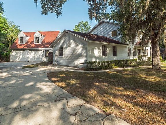 2nd image of 967 Carissa Ln