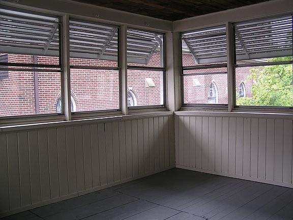 5th image of 22 Edwards Sq