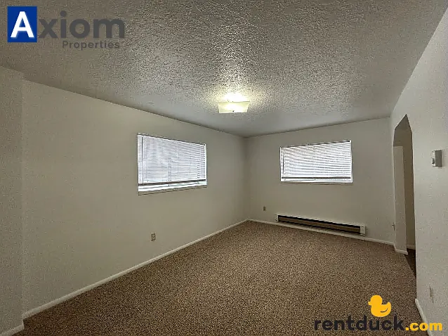 320-322 S 11th — Photo 16