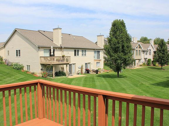 4th image of 515 White Pine Blvd #3