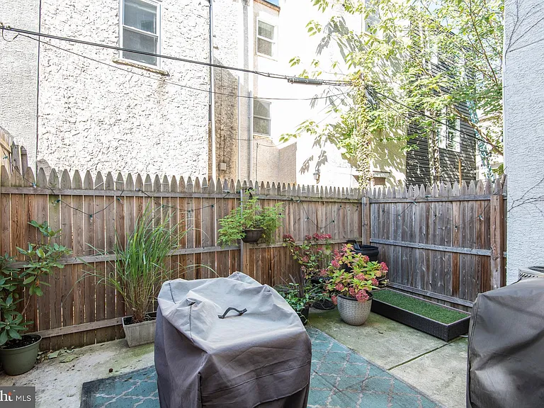 714 S Hicks St — Photo 11