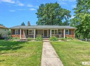 39 Bonniebrook Rd, Chatham, IL 62629