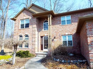 4492 Chloe Ct, Waterford, MI 48329