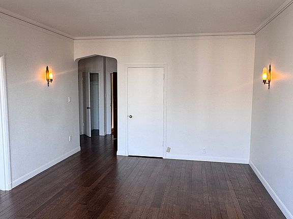 2nd image of 3055 Scott St APT 206