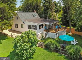 1402 Mill Pond Point Rd, Edgewater, MD 21037