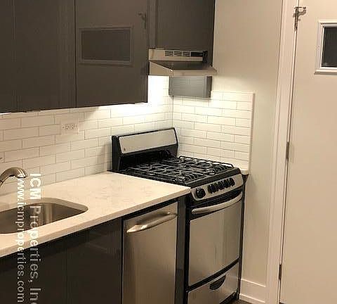 4th image of 632 W Arlington Pl APT 18