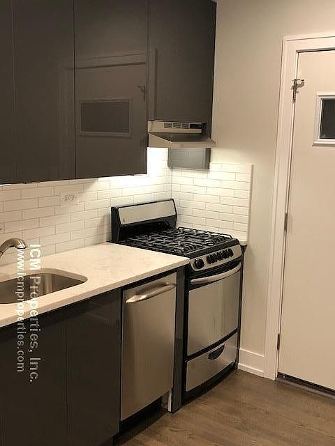 1st image of 636 W Arlington Pl #2S