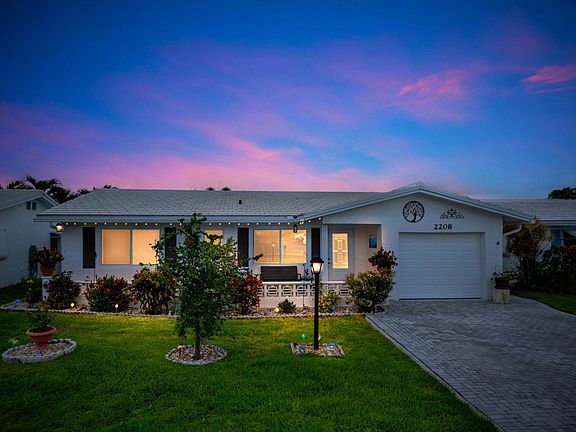 4th image of 2208 SW 19th Avenue