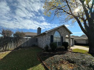 7601 Redmont Dr, Arlington, TX 76001