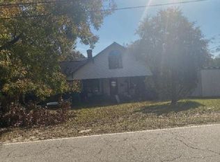 121 N Alma St, Vass, NC 28394