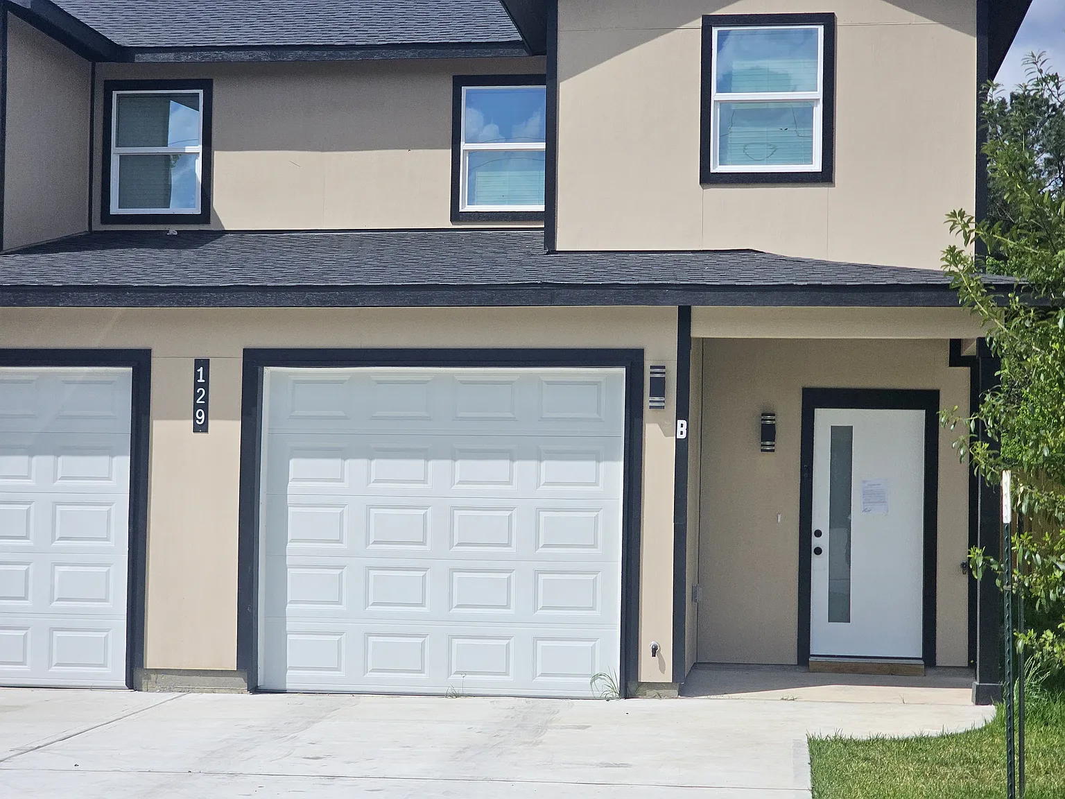 3 bed, 2.5 bath, 1493 sqft, $1,700 — Photo 2
