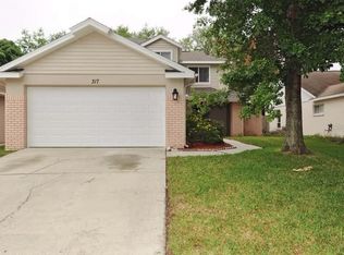 317 Sand Ridge Dr, Valrico, FL 33594