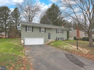 1833 Larchmont Ln, Lancaster, PA 17601
