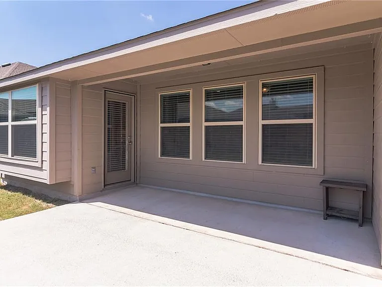 320 Lightcliff St — Photo 27