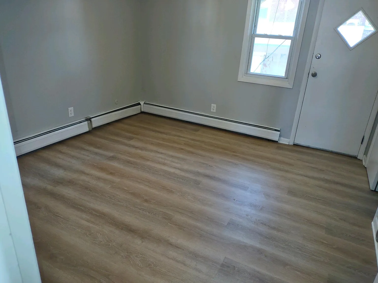 2 bed, 800 sqft, $1,550 — Photo 2