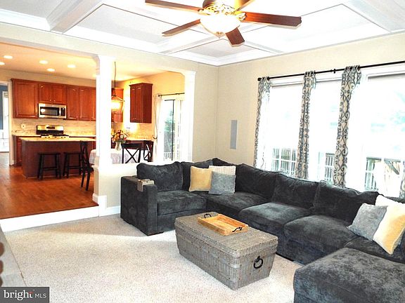 5th image of 7923 Darby Ln