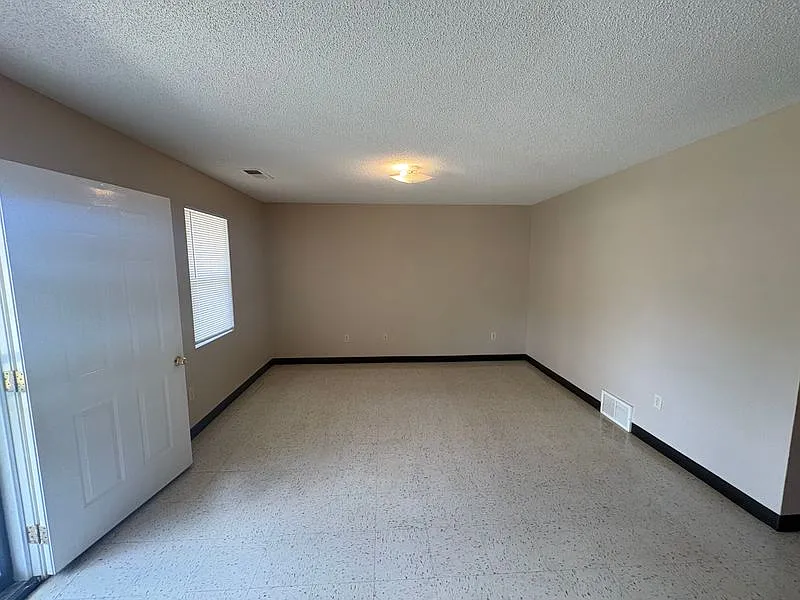 Charming Single-Story 3-Bedroom Home with Functional Layout — Photo 4