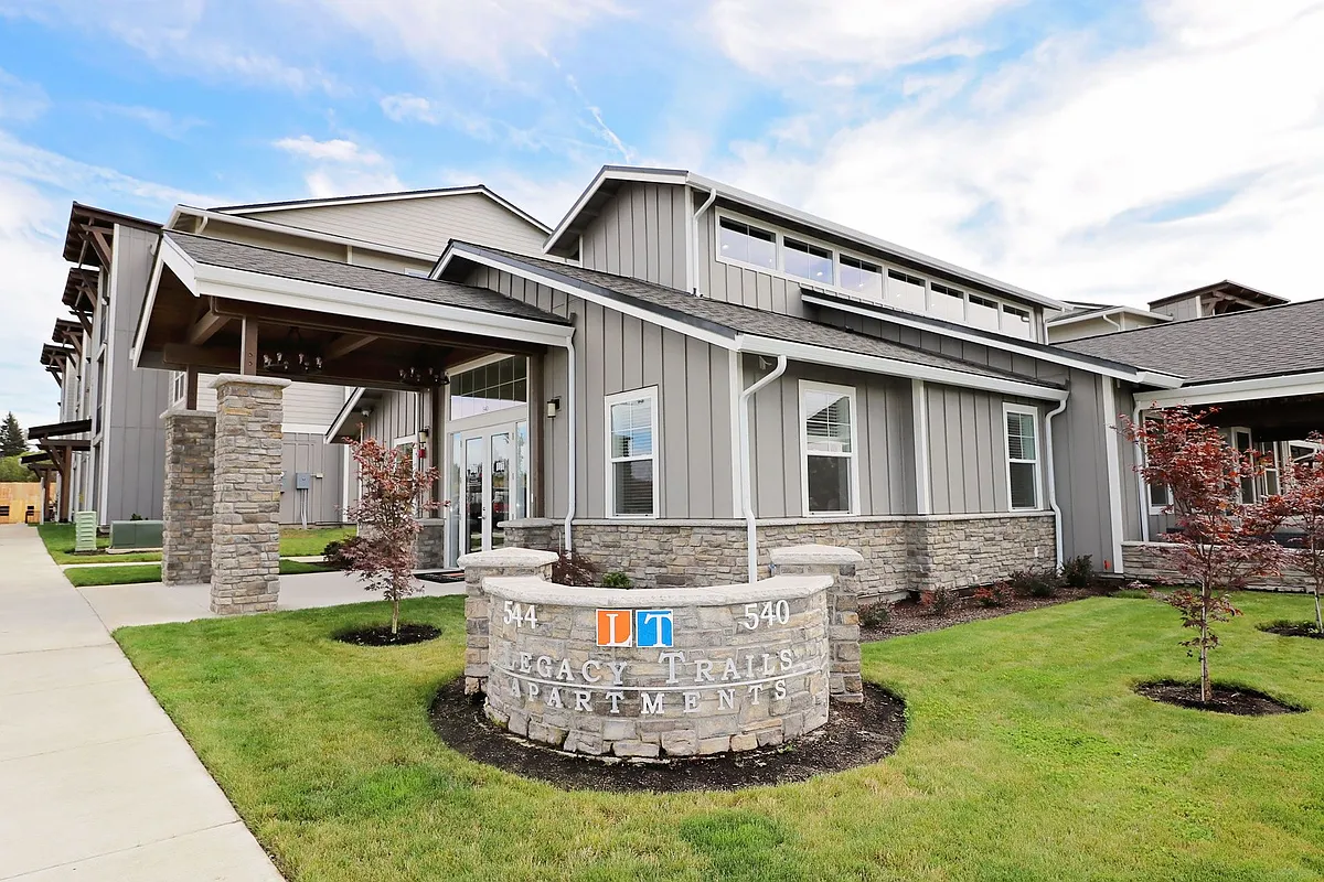 Building Photo - Legacy Trails Apartments