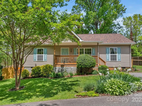 11 Louisville Pl, Asheville, NC 28806