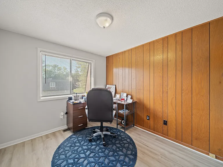 Heatherstone Apartments — Photo 17
