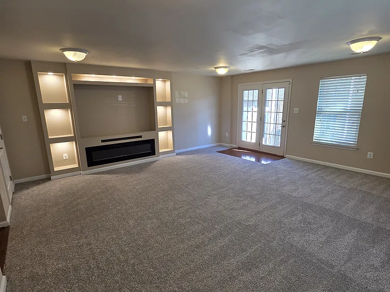 5435 Doubleday Ln — Photo 10