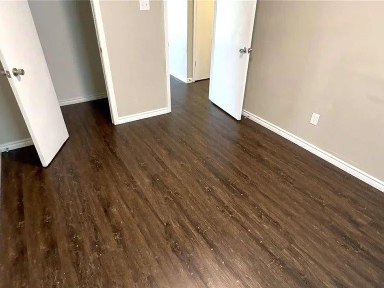 205 Erby Ave #D — Photo 6