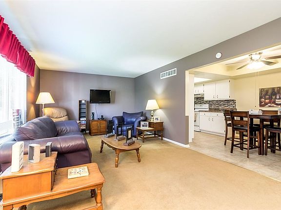 3rd image of 42214 Toddmark Ln