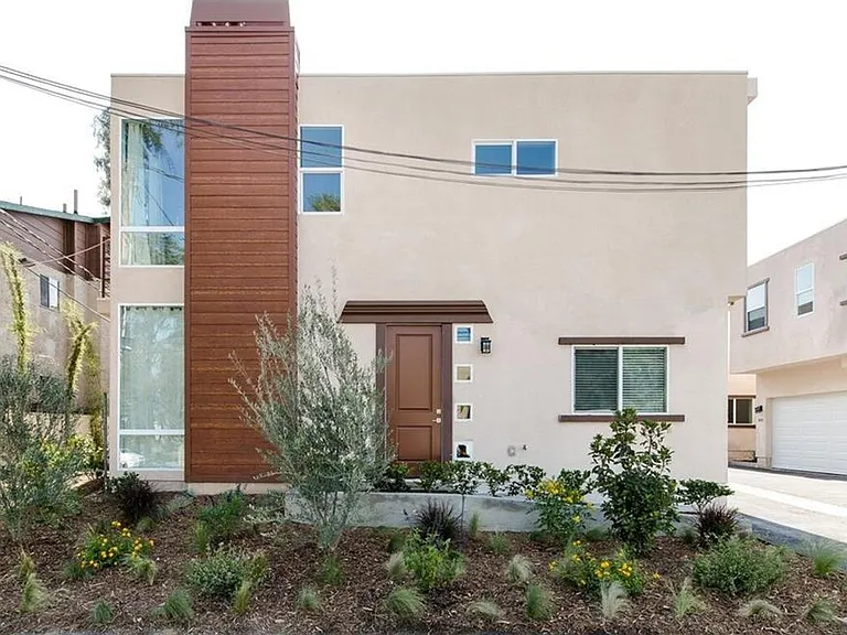 9237 Wakefield Ave — Photo 4
